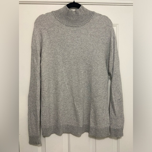 J. McLaughlin Sweaters - J. McLaughlin Women’s Medium Light Gray Turtleneck Knit Sweater